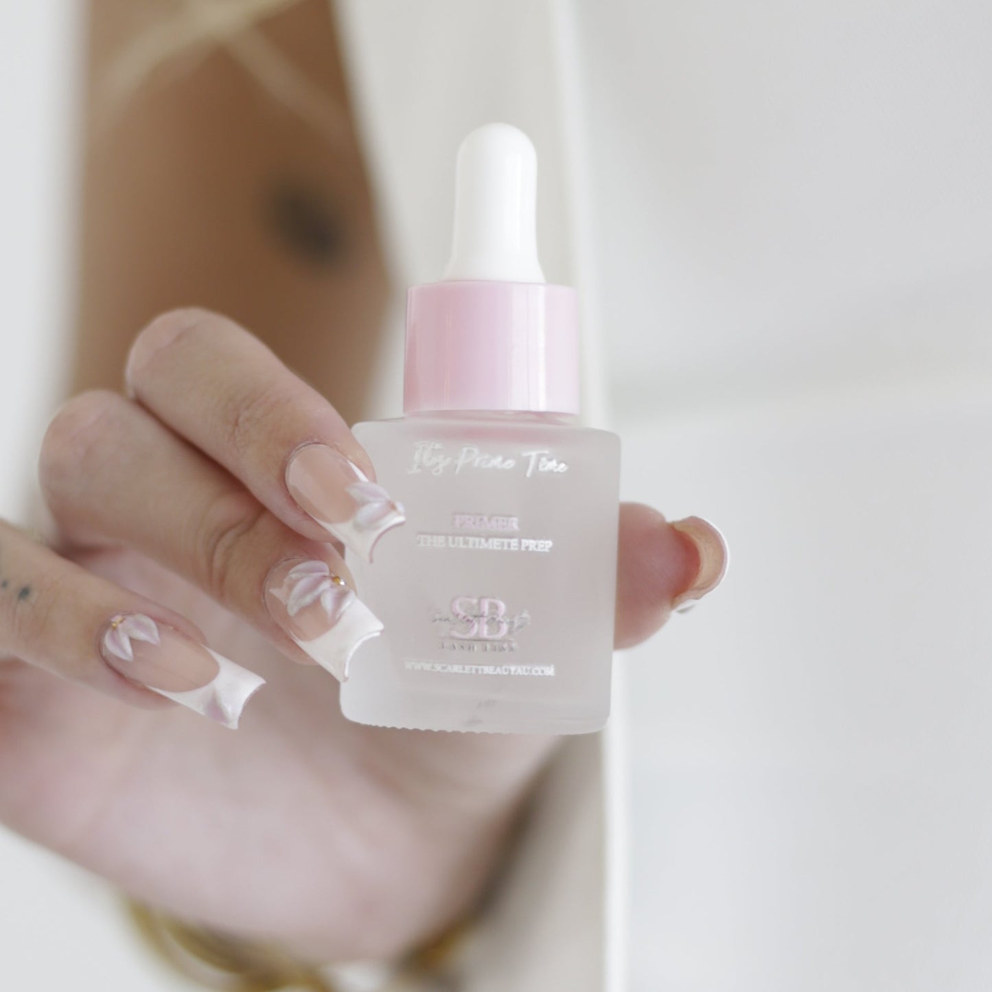 professional lash extension primer for cleaning natural lashes before application