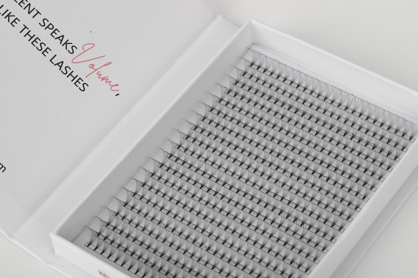 Scarlett Beauty 10D premade lash extension XL Trays ultra soft cashmere, Korean PBT fibre lashes for professional lash artists.