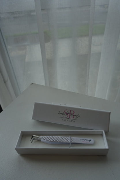 Wide Grip Boot Tweezer- White