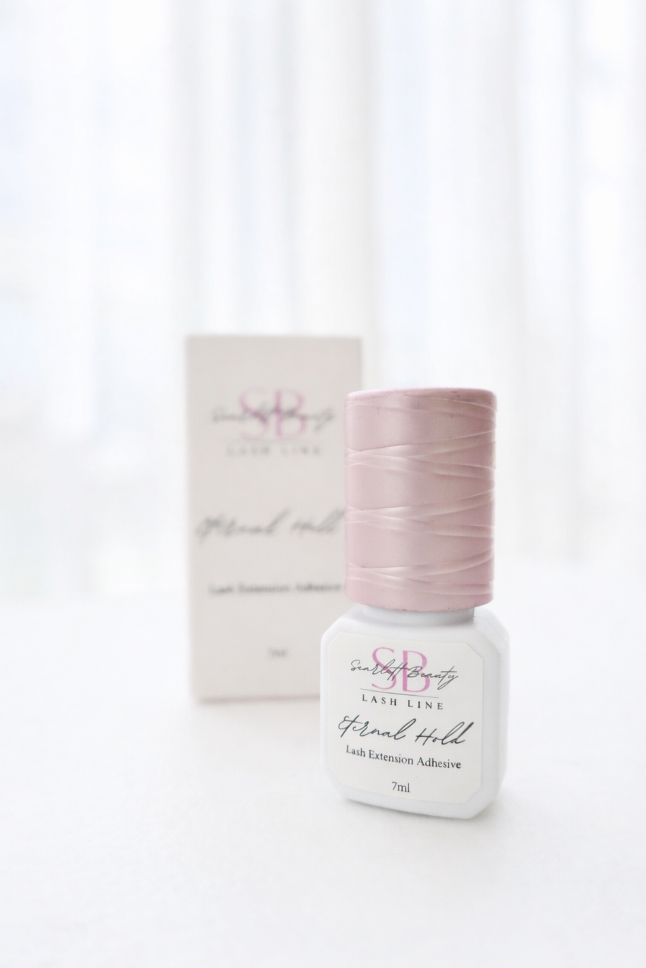 Eternal Hold Adhesive is a high-performance lash extension adhesive designed for experienced lash artists who prefer speed and maximum retention.