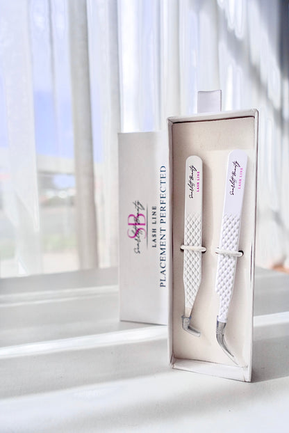 Wide Grip Boot Tweezer- White
