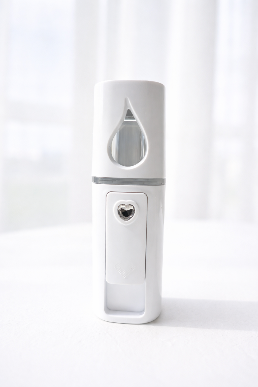 The Nano Mister is designed to accelerate the curing process of lash adhesive at the end of lash extension treatments.