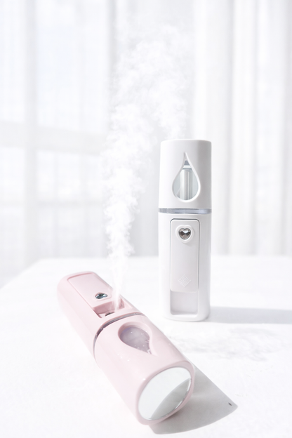 The Nano Mister is designed to accelerate the curing process of lash adhesive at the end of lash extension treatments.
