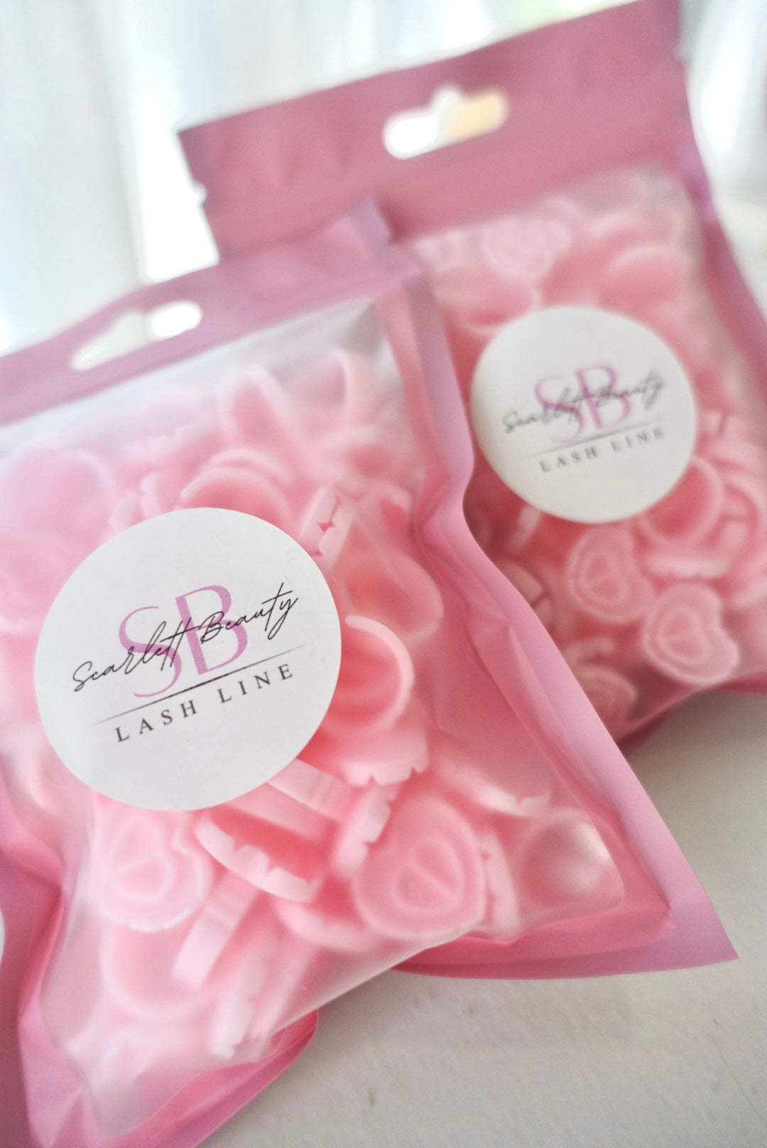  Glue Rings are a convenient tool designed to hold lash adhesive during lash extension applications, allowing lash artists to work faster and more efficiently.