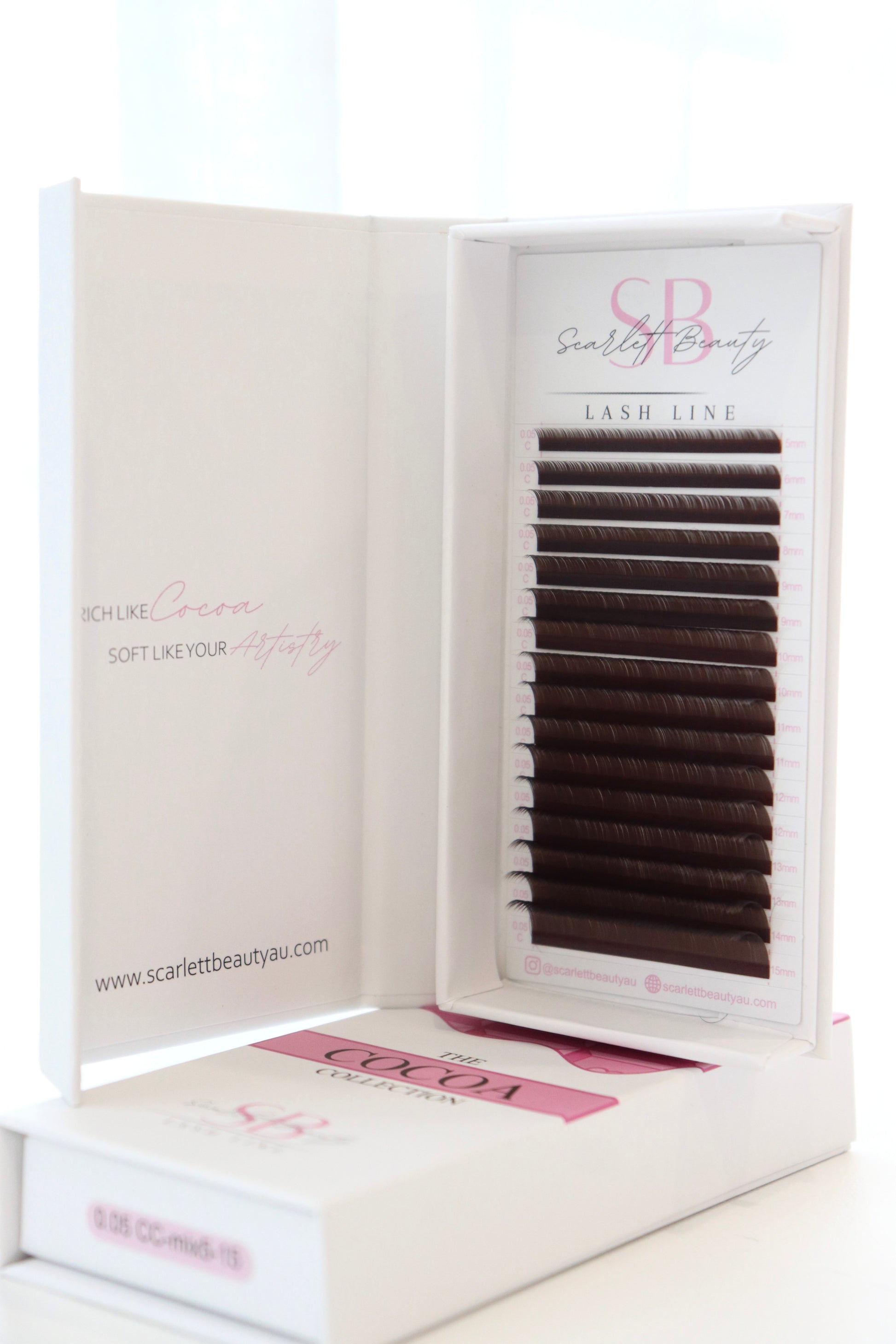 Scarlett Beauty Brown Lash Extensions Tray- soft brown cashmere lashes for soft volume and custom sets.