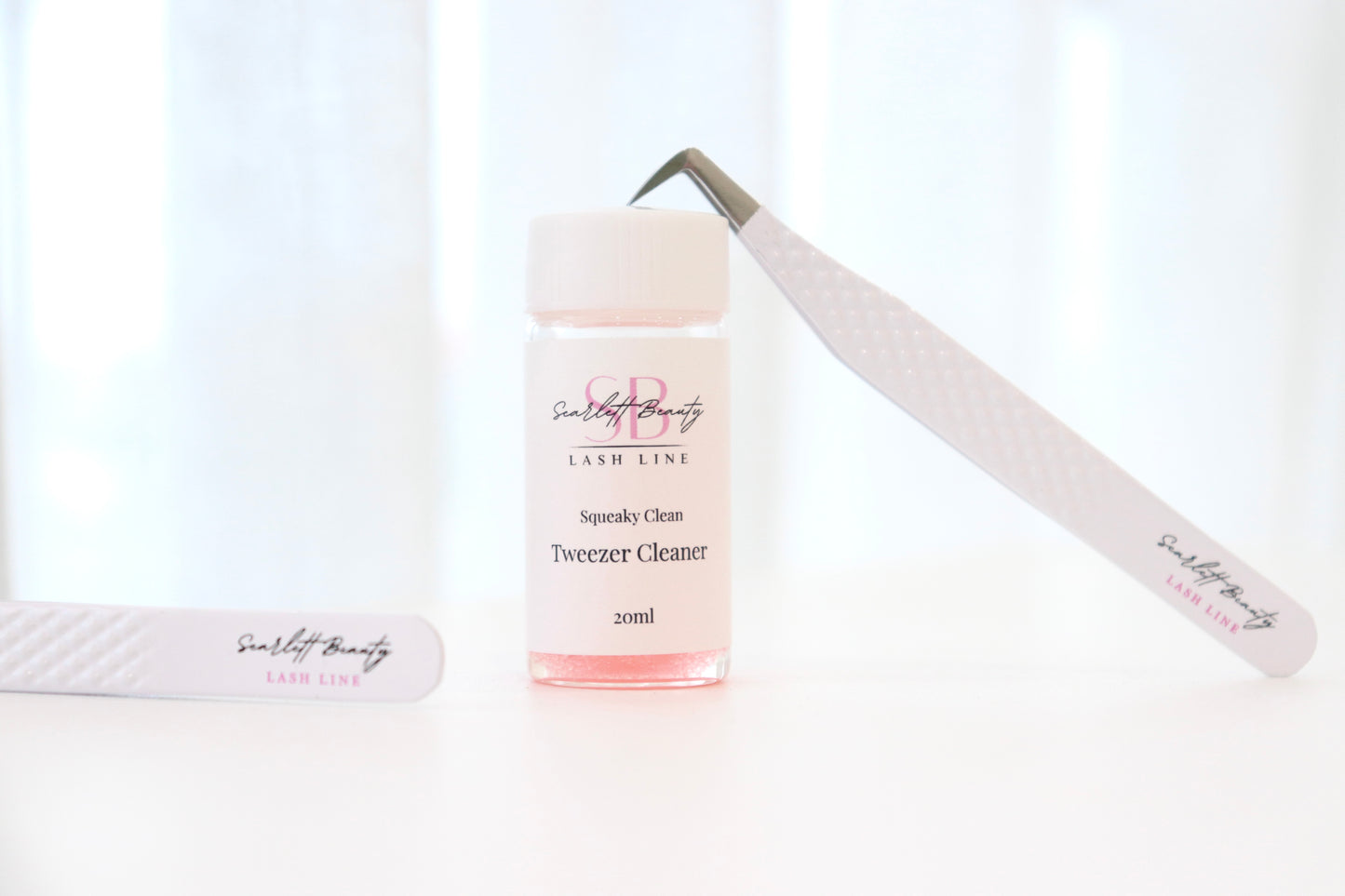 Scarlett Beauty lash tweezer cleaner for cleaning eyelash extension tweezers