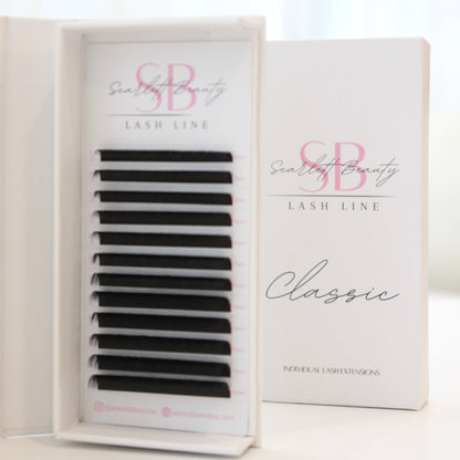 Scarett Beauty Classic Flat Lash Extensions Tray- Matte black classic lashes for professional lash artists.
