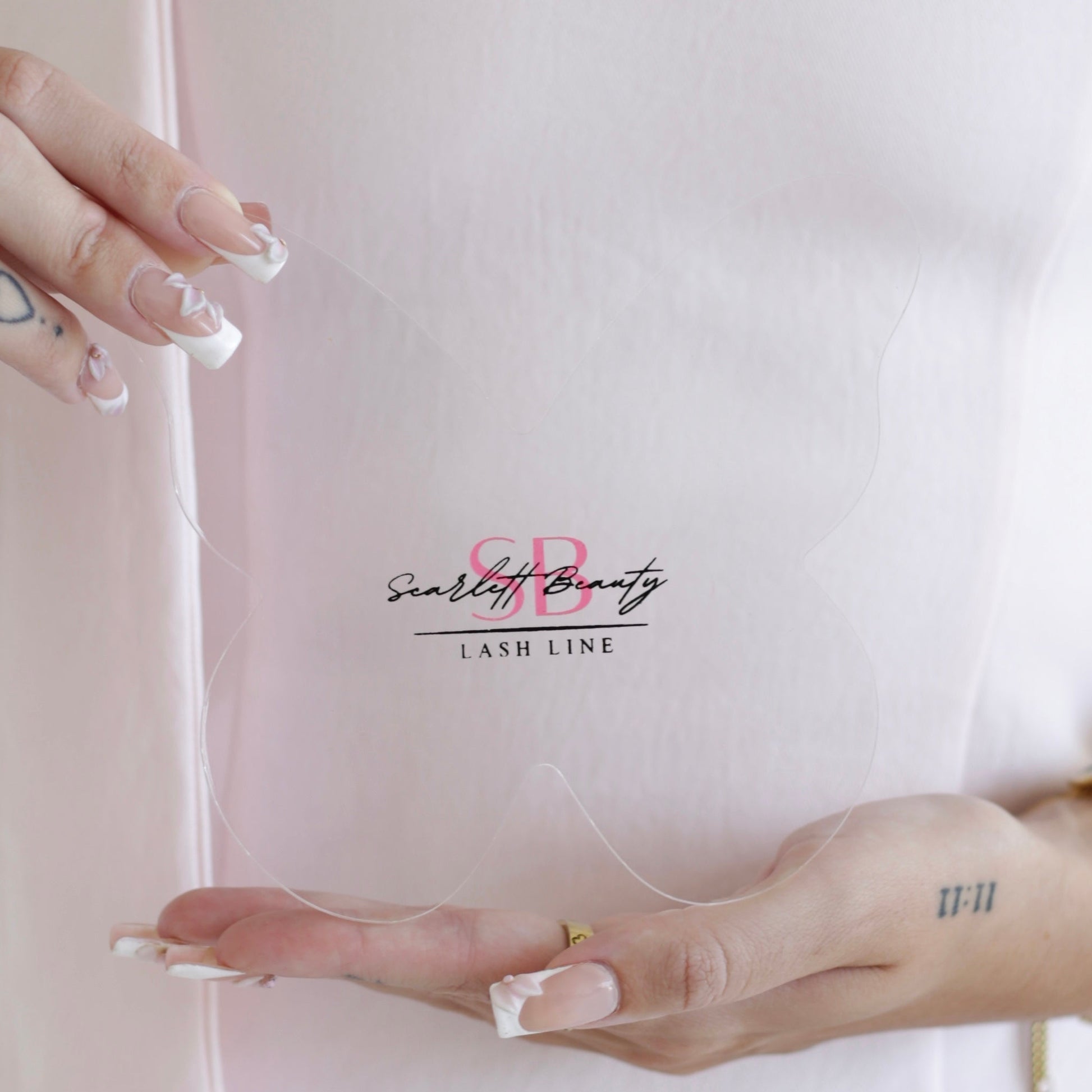 butterfly lash tile for organising lash extension strips during application