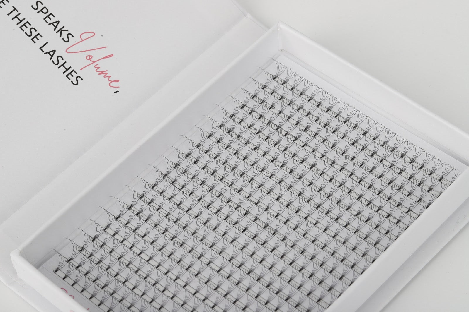Scarlett Beauty 7D premade lash extension XL Trays ultra soft cashmere, Korean PBT fibre lashes for professional lash artists.