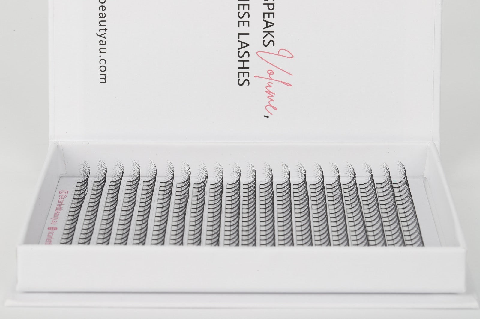 Scarlett Beauty 4D premade lash extension XL Trays ultra soft cashmere, Korean PBT fibre lashes for professional lash artists.
